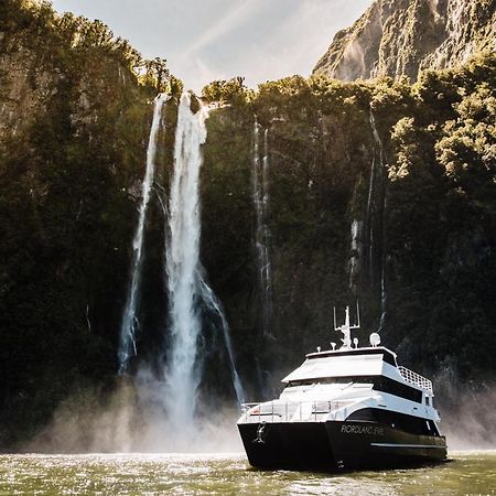 Milford Sound Overnight Cruise - Fiordland Discovery Hotel Exterior foto