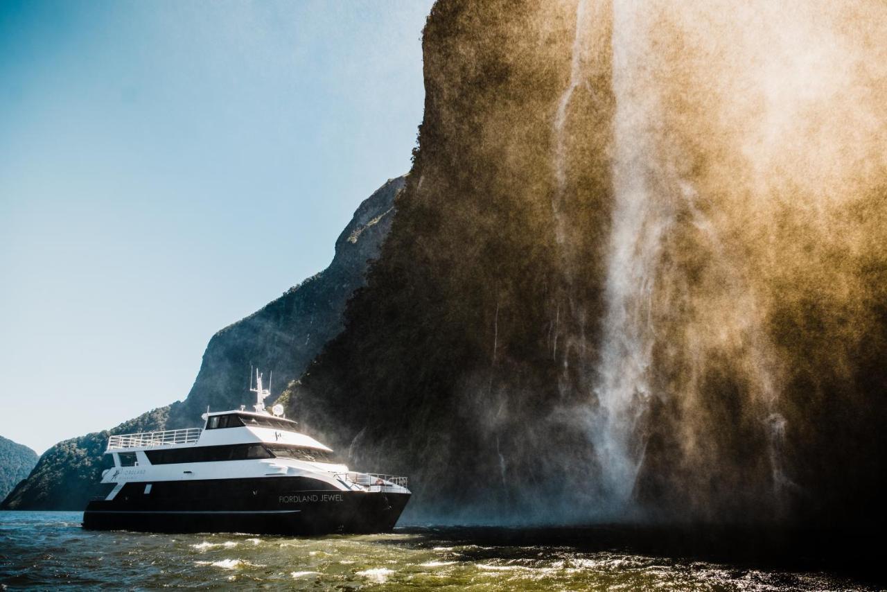 Milford Sound Overnight Cruise - Fiordland Discovery Hotel Exterior foto