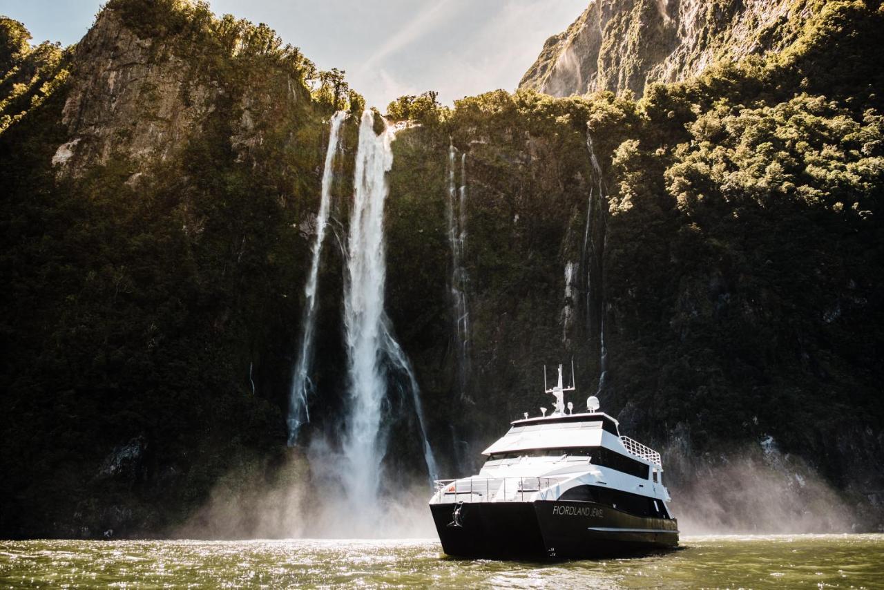 Milford Sound Overnight Cruise - Fiordland Discovery Hotel Exterior foto