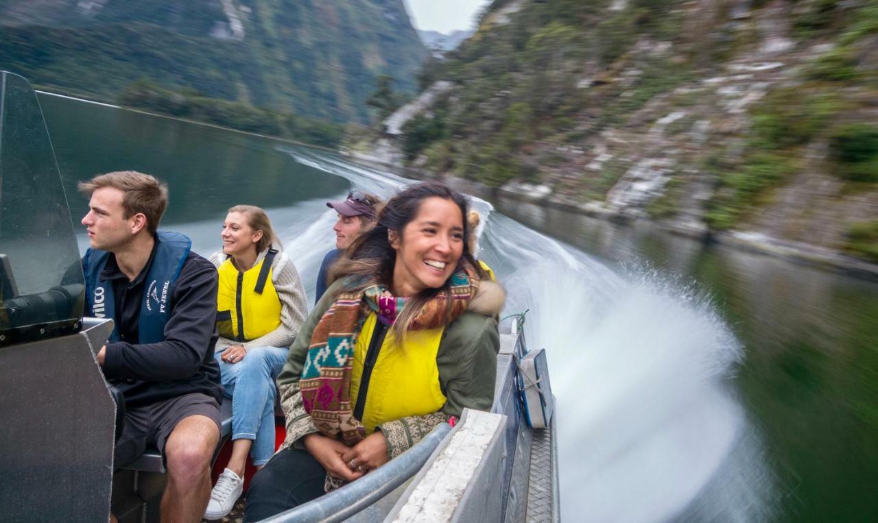 Milford Sound Overnight Cruise - Fiordland Discovery Hotel Exterior foto